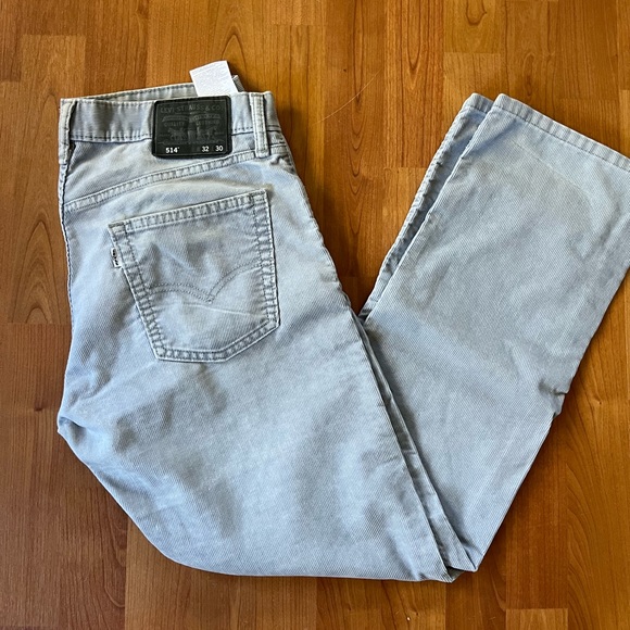 Levi's Other - LEVI corduroy men’s pant size 32